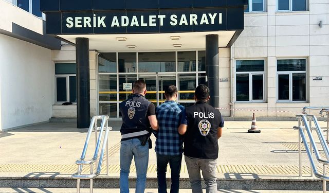 Alanya'da uyuşturucu hükümlüsü hırsızlıktan yakalandı