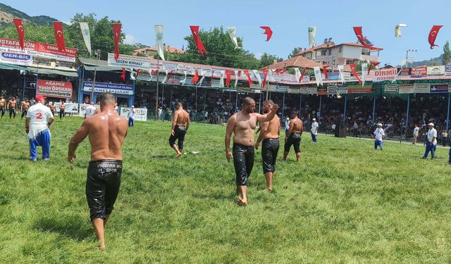 Altınyayla'da Orhan Okulu başpehlivan oldu
