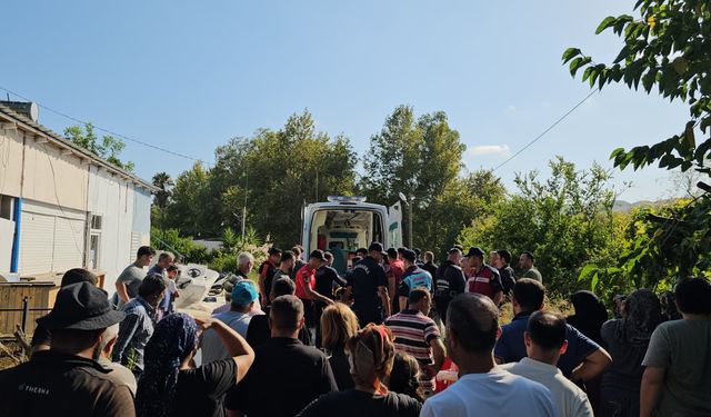 Baraj gölüne düşen terliğini almak isterken boğuldu