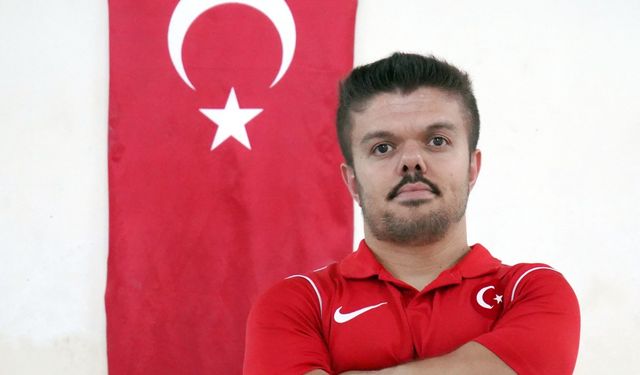Halterle hayatı değişti, şimdi gözü dünya şampiyonluğunda
