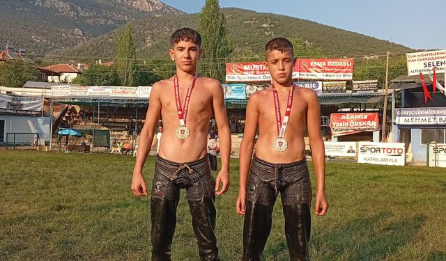 Manavgat Belediyesi Güreş Kulübü'nden çifte başarı