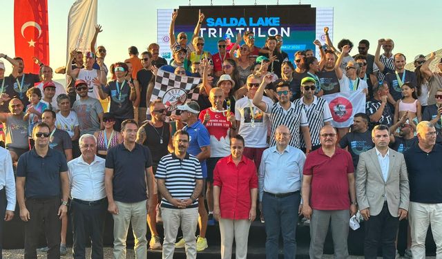 Salda Gölü'nde ilk triatlon heyecanı; ‘Demir Adam' zirvede