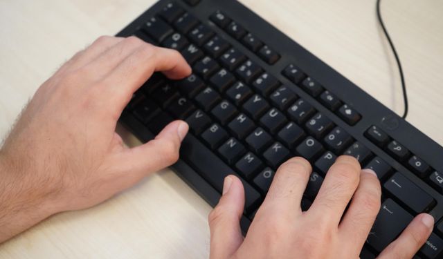 Yapay zeka ile tercih yapan öğrencilere 'dijital kimliğinizi ifşa etmeyin' uyarısı