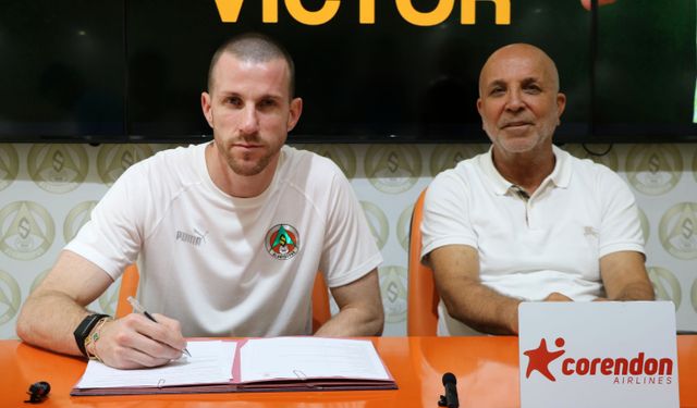 Alanyaspor'da 4 imza birden