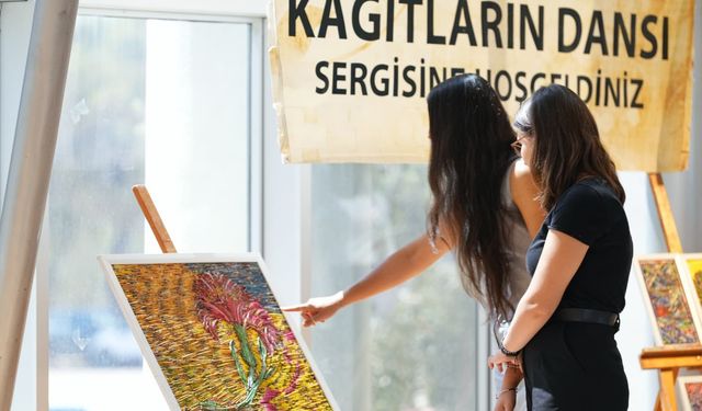 Başkan Kotan 'Kağıtların Dansı' sergisinin açılışını yaptı