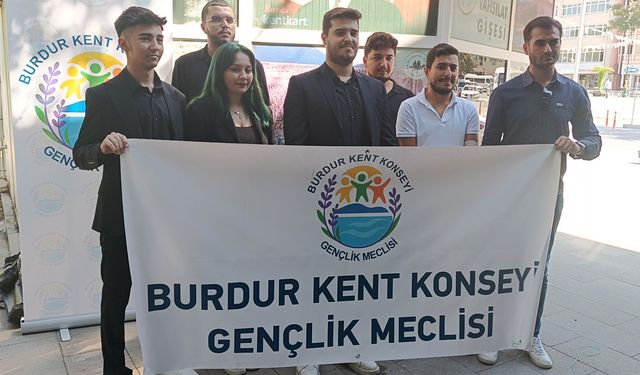 Öğrencilerden otobüs zammına tepki