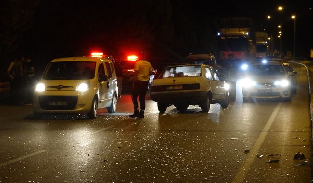 Otomobiller çarpıştı: 2 yaralı