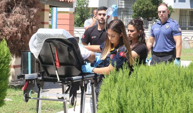 Eşiyle tartışıp, kendisini omzundan vurdu
