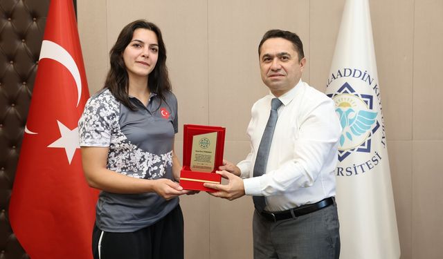 ALKÜ şampiyonu Türkmen’i Rektör Türkdoğan tebrik etti