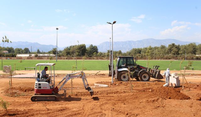 Edip Akbayram Duacı Gençlik Parkı'nda kurakçıl peyzaj düzenlemesi