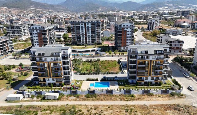 Eski adliye lojmanı yıkıldı