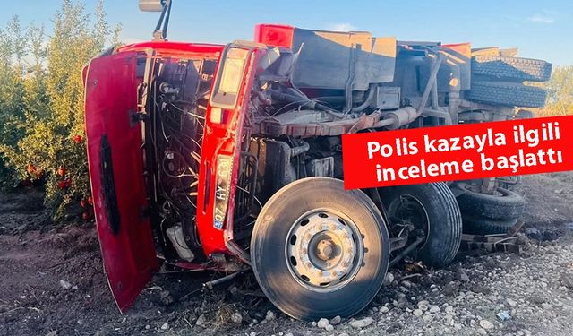 Antalya'da itfaiye aracı devrildi: 2 yaralı
