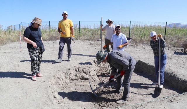 45 yılını kazı alanlarında geçirdi