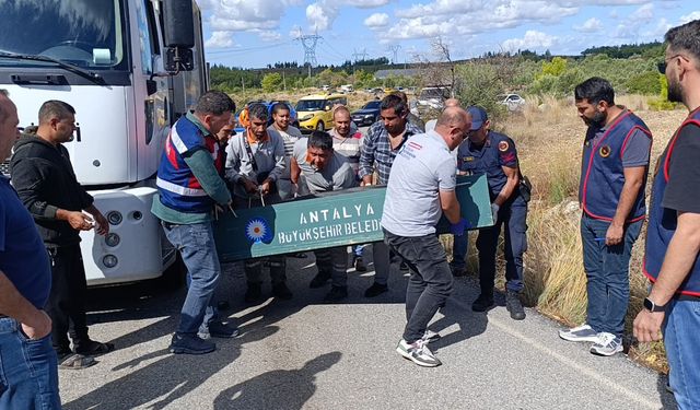 Çöp toplarken tartıştığı mesai arkadaşını bıçakla öldürdü