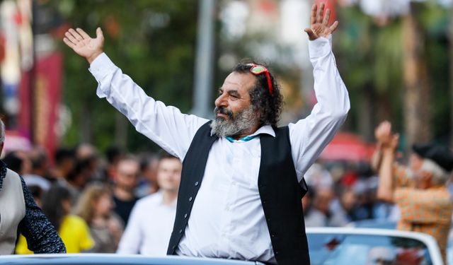 62'nci Altın Portakal'da 'geleneksel kortej' yapıldı