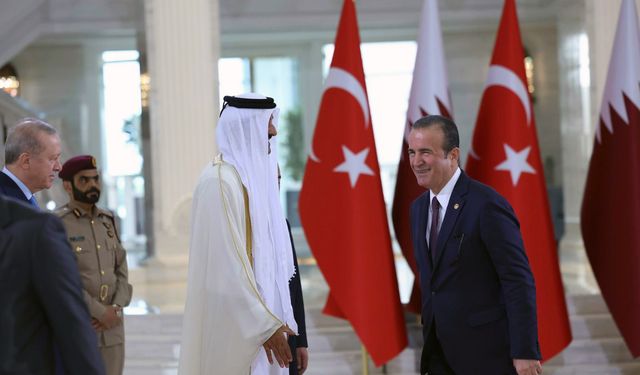 Cumhurbaşkanı Erdoğan'ın Körfez turunda Antalya'dan iki milletvekili