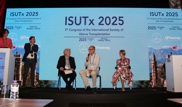 Mucize bebekleriyle sahnede denetimlerini anlattılar