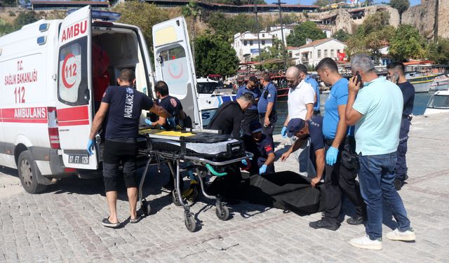 Antalya'da falezlerden düşüp öldü