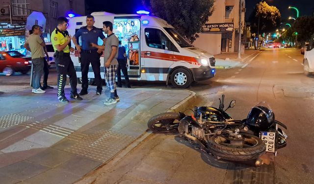Antalya'da kazada motosiklet sürücüsü yaralandı