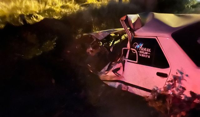 Otomobilde sıkışan sürücü ağır yaralandı