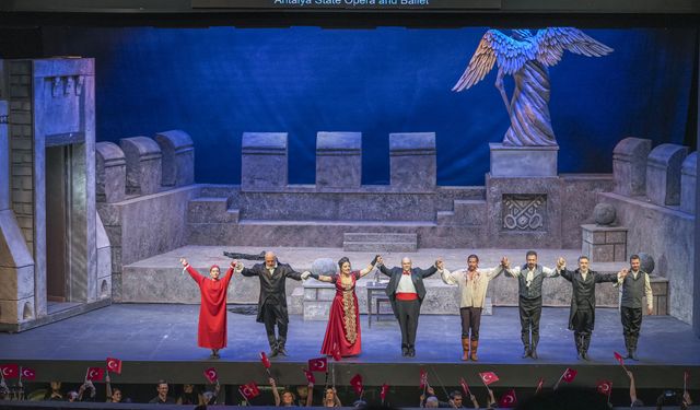 Tosca operası, görkemli bir finalle Antalya'ya veda etti