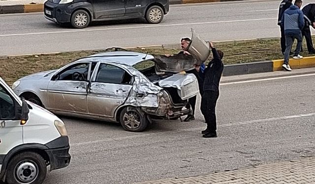 3 araçlı kazada 1 yaralı