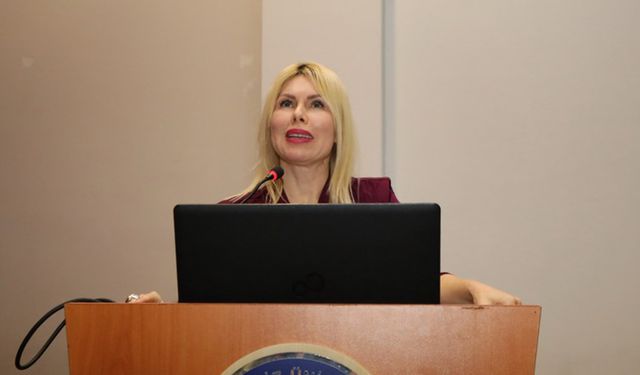 Akdeniz Üniversitesi'nde 'Boşanma ve Kadına Karşı Şiddet' paneli