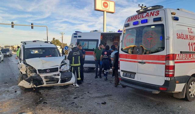 Antalya- Alanya yolunda kaza: 4 yaralı