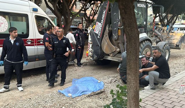 Antalya'da kepçenin altında kalarak öldü