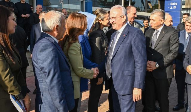 Bakan Yardımcısı Karaloğlu, Antalya Valiliği'ni ziyaret etti