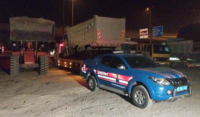 Jandarmadan kum hırsızlarına operasyon