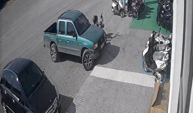 Manavgat'ta otomobiller çapıştı