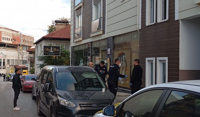 Evinde ölü bulundu