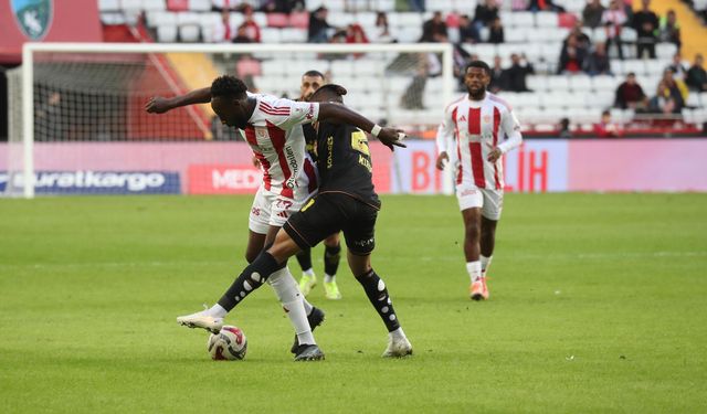 Antalyaspor kendi evinde Göztepe'ye 2-1 yenildi