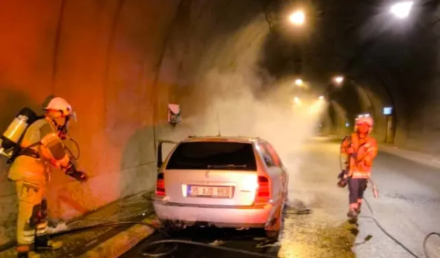 Konak Tünelleri'ndeki araç yangınına hızlı müdahale
