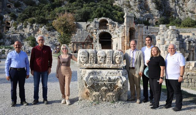 Rektör Özkan, Myra Antik Kenti'ni ziyaret etti