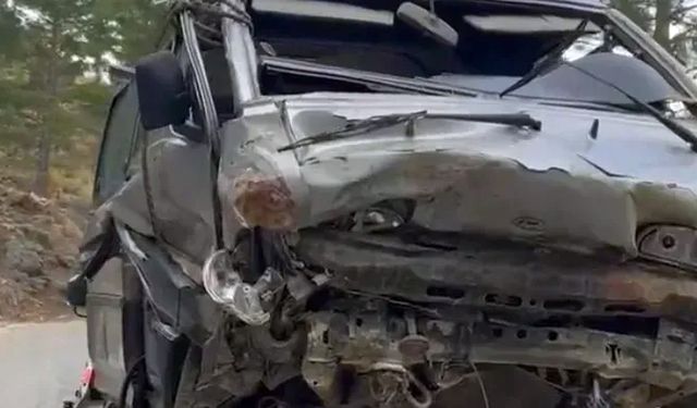 Alanya'da otomobil duvara çarptı: 1 ölü