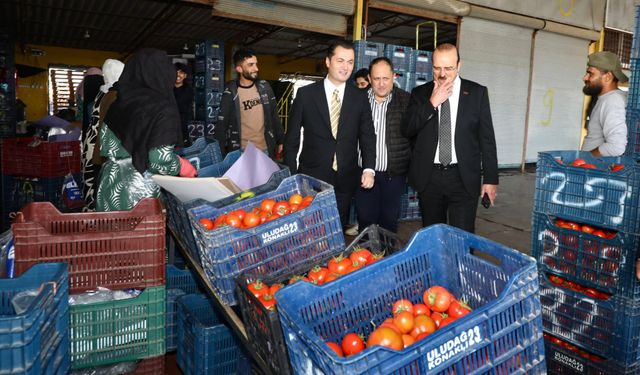 Alanya Kaymakamı Payallar Hali'nde esnafla buluştu