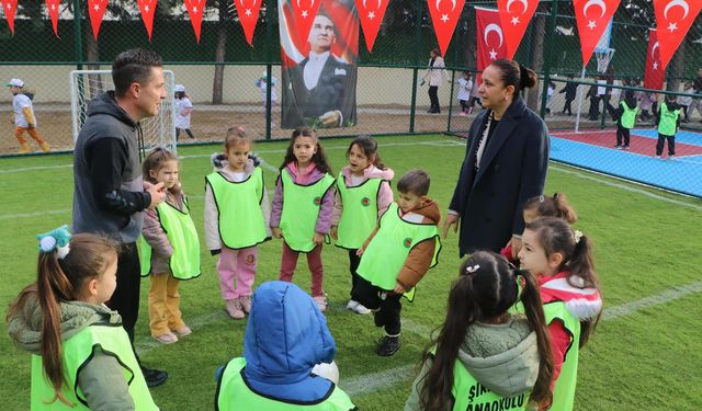 Anaokuluna futbol, voleybol ve basketbol sahası