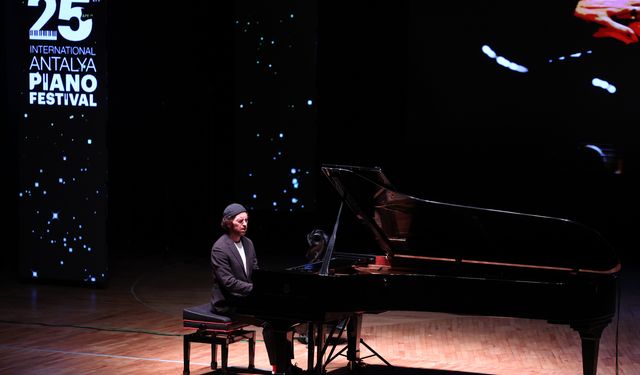 Antalya Piyano Festivali'nde Büyükyıldırım rüzgarı