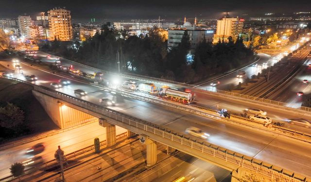 Antalya İller Bankası Kavşağı'nda yol çalışması