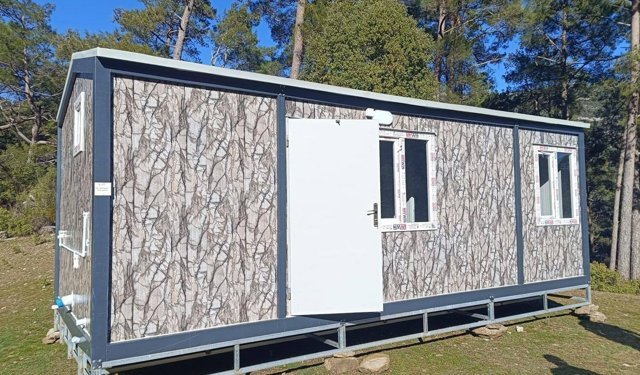 Antalya'da Ayşe teyzeye konteyner ev