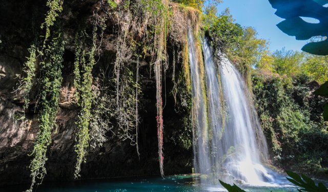 Düden Şelalesi 900 bin ziyaretçi ağırladı