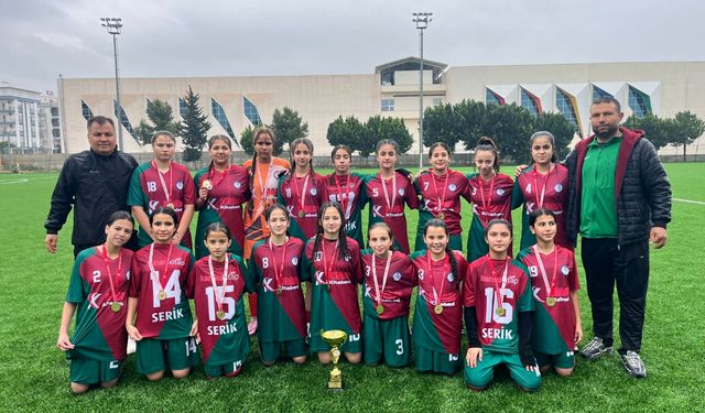 Serik'in yıldızları Antalya şampiyonu