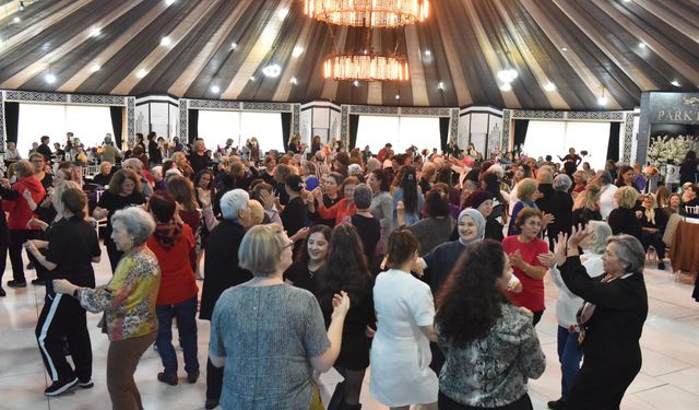 Tazelenme Üniversitesi öğrencilerine kadınlar matinesi