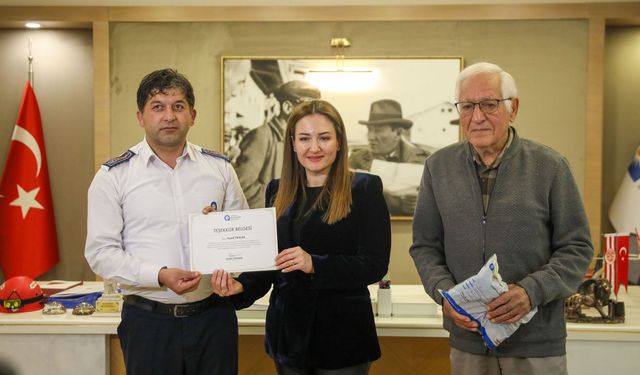 Otobüste unutulan 4 bin avro olan çantayı sahibine ulaştırdı