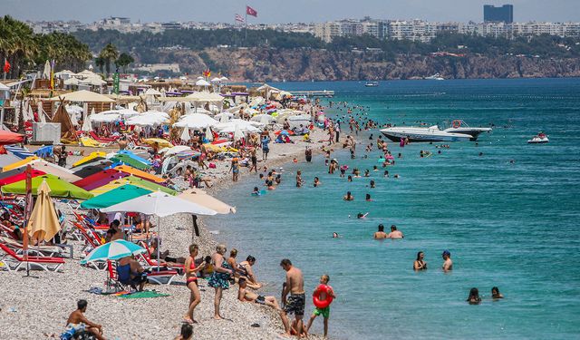 Antalya tatilini Ruslar 'sıcak', Almanlar 'serin' havada tercih etti