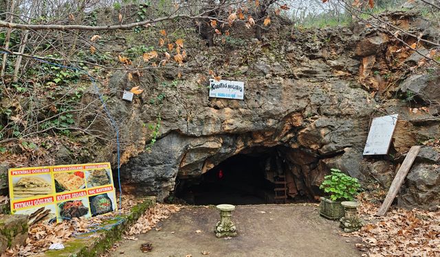 Antalya'daki Karataş Mağarası'nda tekno parti