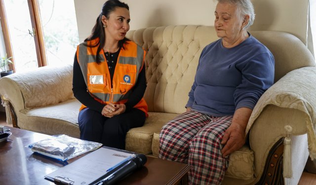 Antalya'da otobüste unutulan cüzdan sahibine teslim edildi