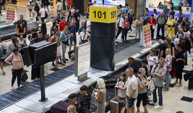 İngiliz ve Polonyalı turist Antalya'yı sevdi